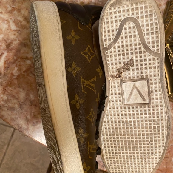 Louis Vuitton Front row Low Sneakers - Picture 11 of 11